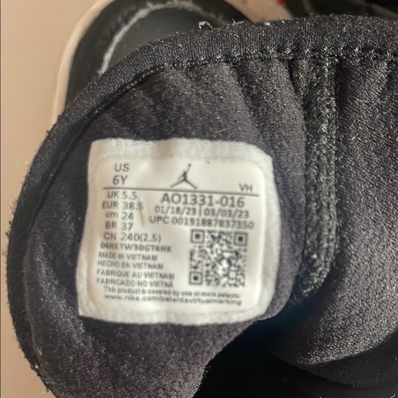 Like New, Nike Jorden Style Youth Shoes - Picture 2 of 6